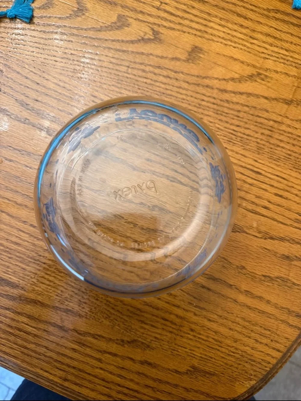 Pyrex’s Disney Blue Minnie Mouse Glass Serving Bowl with Polka Dot Accents